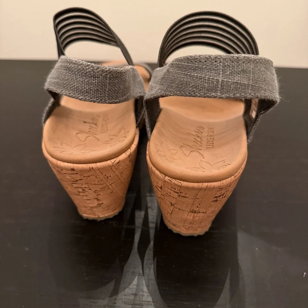 Skechers Luxe Foam Wedges size 10 - Picture 3 of 6